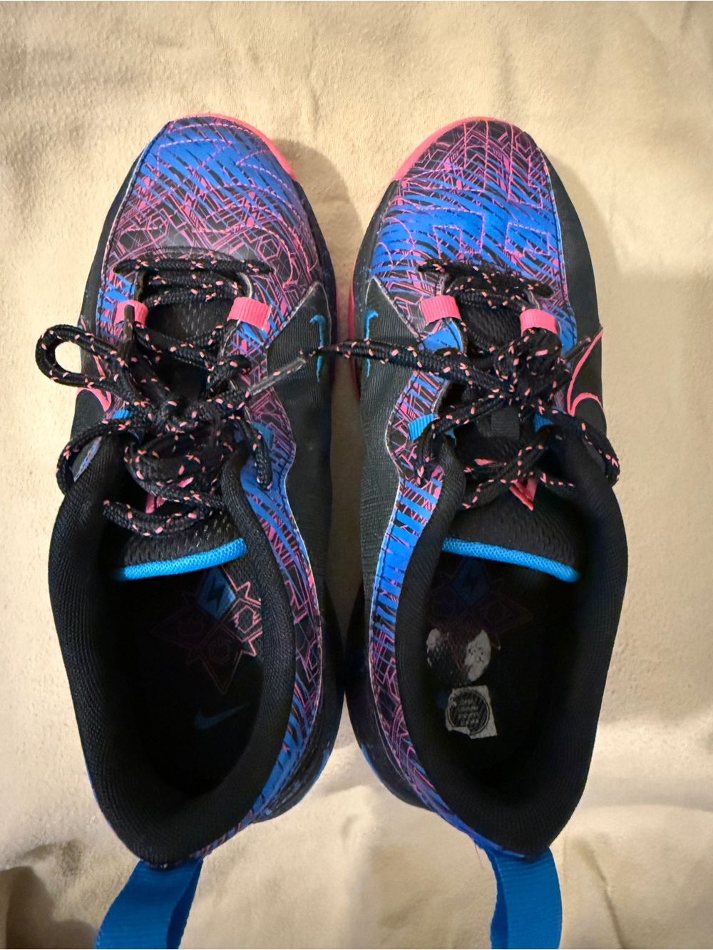 Pre loved Size 5.5Y Nike Youth Black Sneakers for Basketball